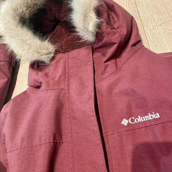 Columbia Jackets & Blazers - Columbia parka 2 in 1, waterproof, Omni-heat thermal reflective retains warmth